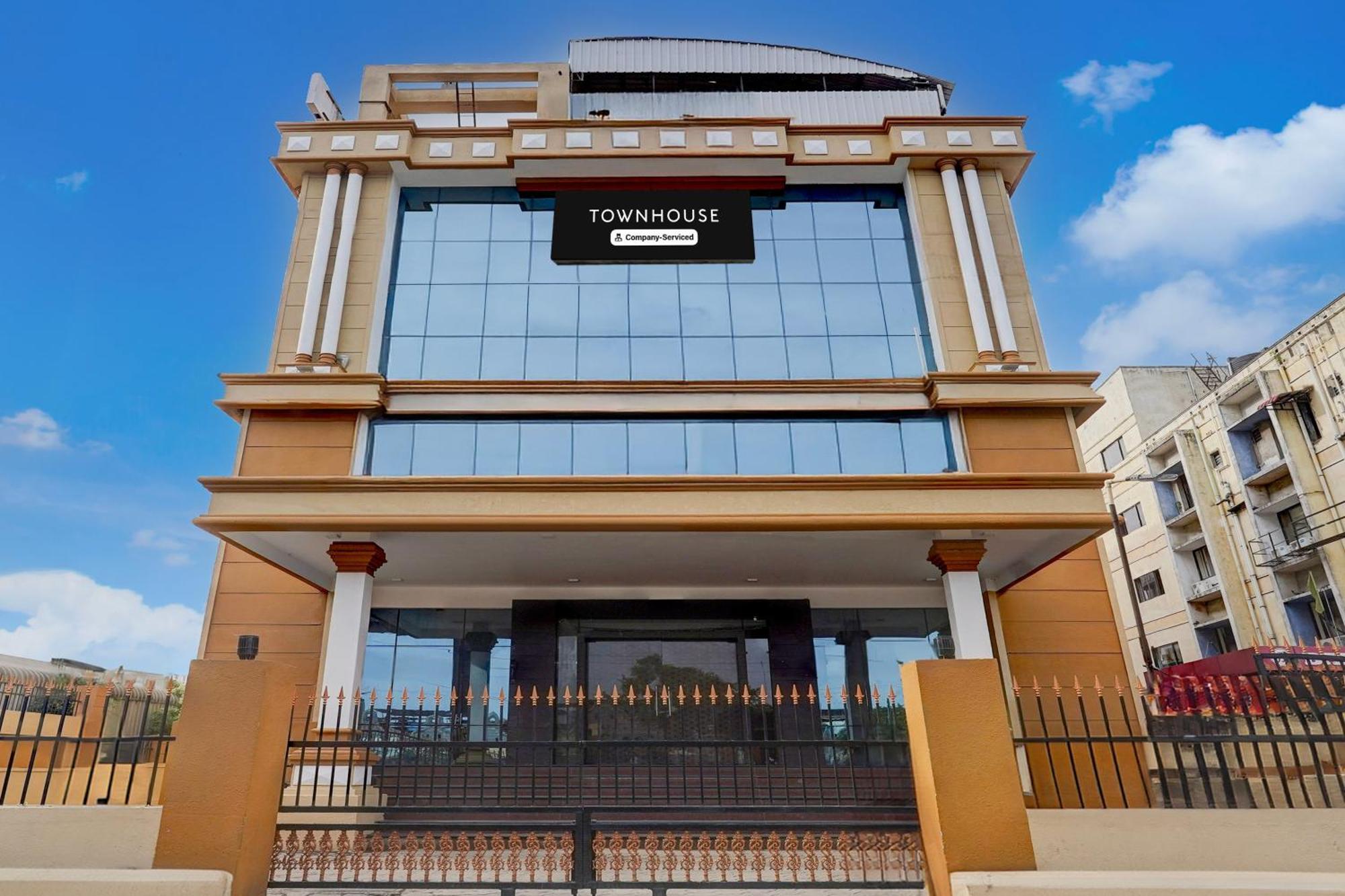 Super Townhouse Koyambedu Chennai Exterior foto