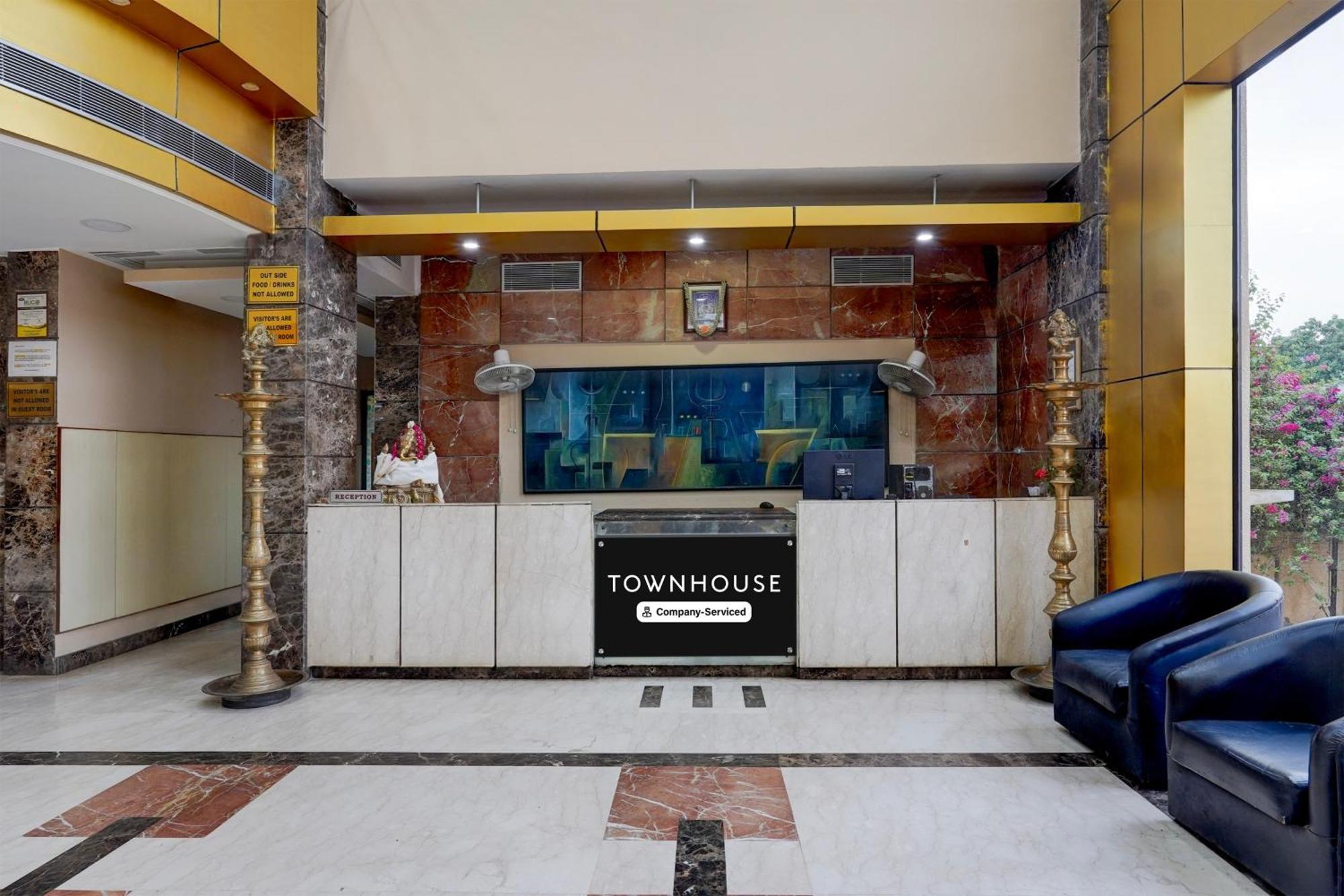 Super Townhouse Koyambedu Chennai Exterior foto