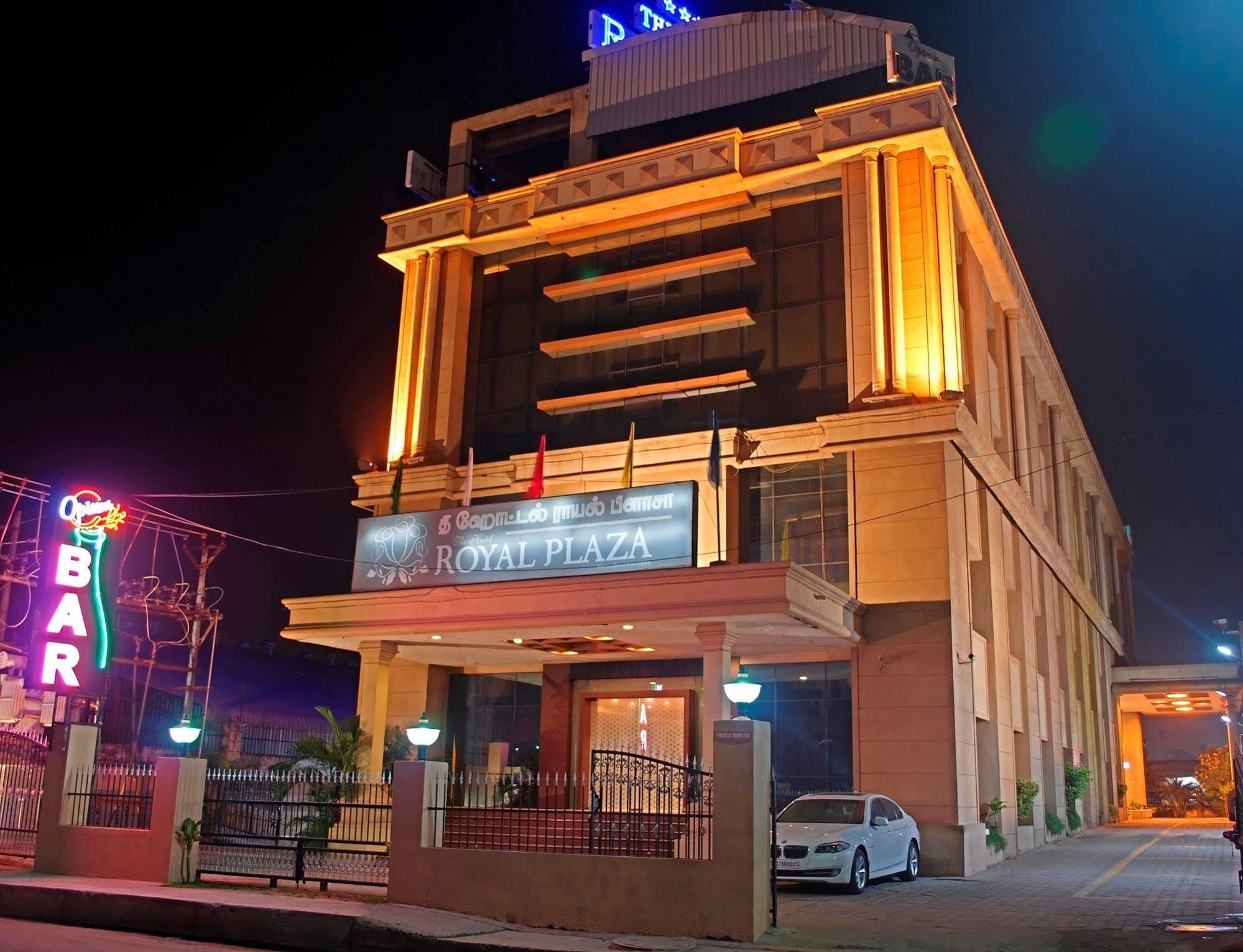Super Townhouse Koyambedu Chennai Exterior foto