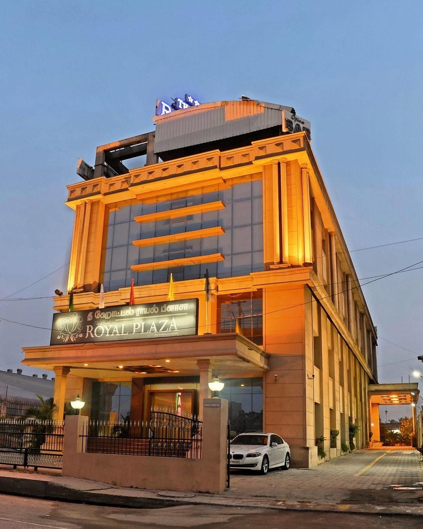Super Townhouse Koyambedu Chennai Exterior foto